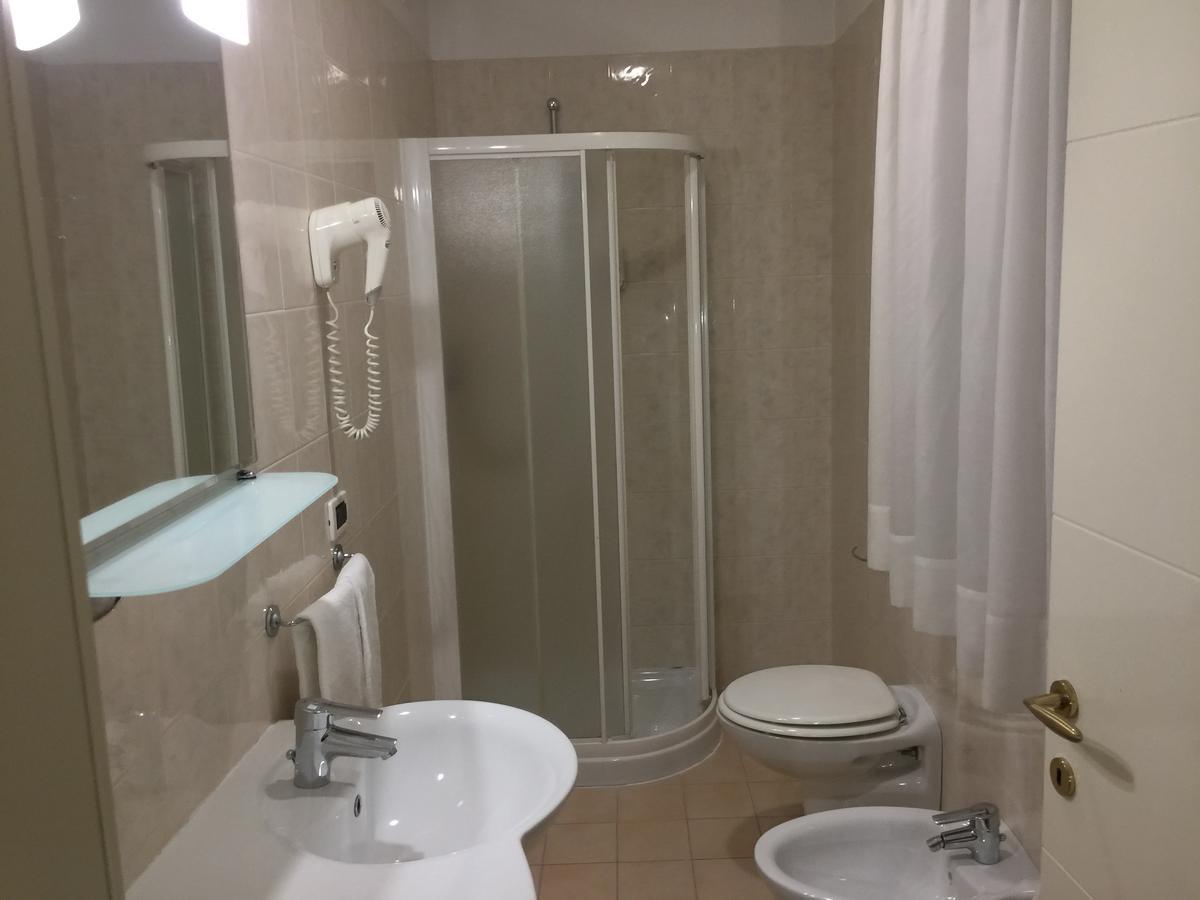 Hotel Ristorante "La Stazione" Cordovado Екстер'єр фото
